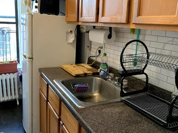 427 16th Street image 2 of 7