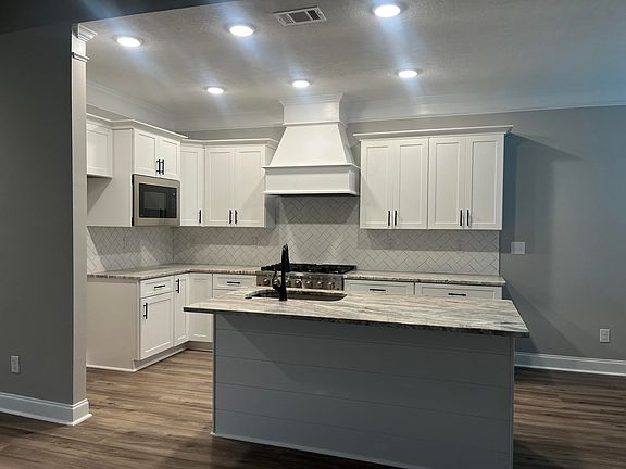 4th image of 3015 Rosewood Drive
