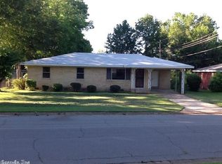 104 E Steed Dr, Searcy, AR 72143