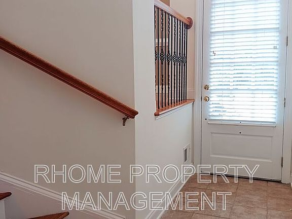 4th image of 214 McLaren Gates Dr