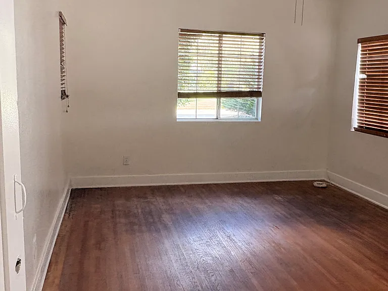 3239 N Mountain View Ave — Photo 14