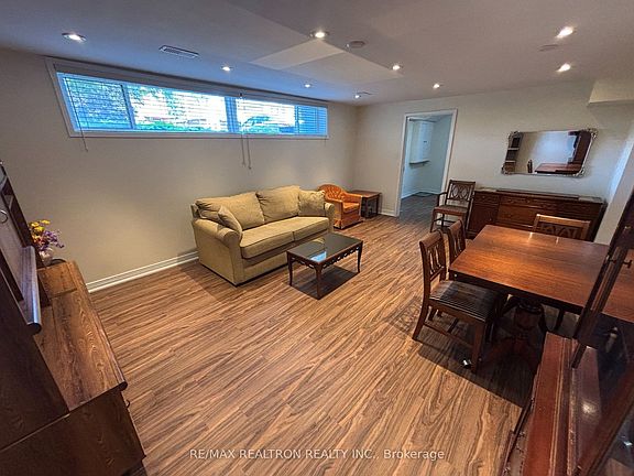 5th image of 695 Glencairn Ave #Basement