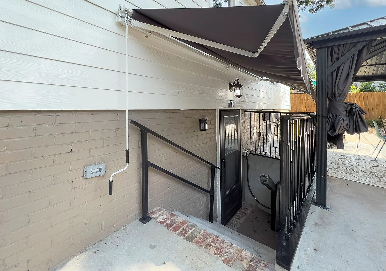 Discover The Charm Of This Fully Furnished Basement Unit, Tucked Away In A Beautifully Updated Bu... — Photo 2