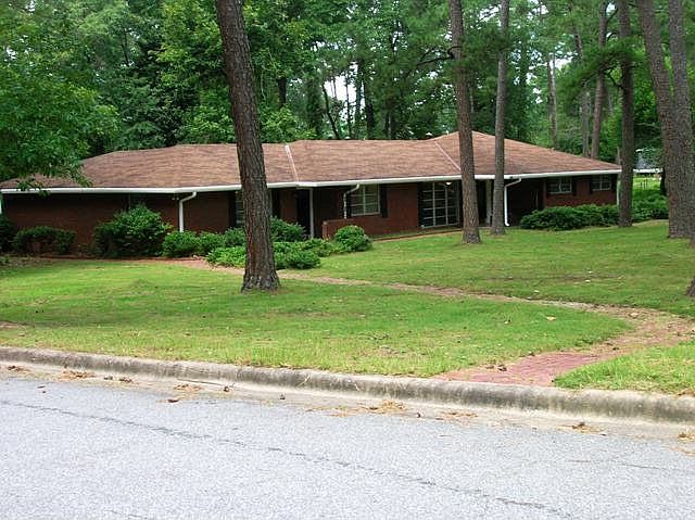1st image of 709 Dogwood Dr