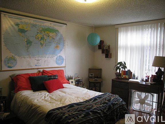 3rd image of 315 13th Ave E #C