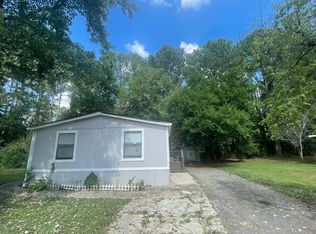 13 E Meadowlark Ln, Lawrenceville, GA 30044