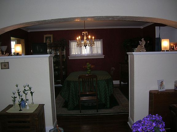 HUGE DININGROOM