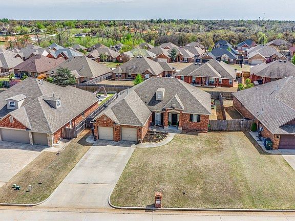 2nd image of 10820 Taylor Paige Dr