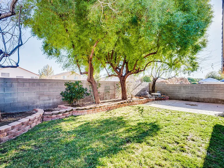8950 Manalang Rd — Photo 33