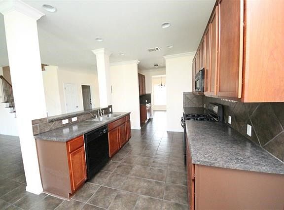 3rd image of 14917 Fernhill Dr