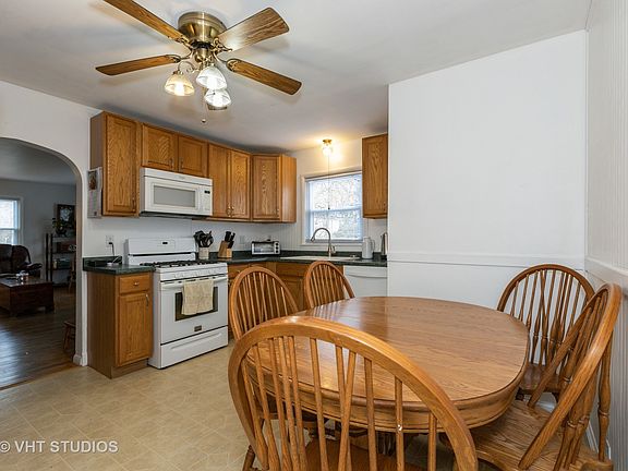 4th image of 702 S Water St