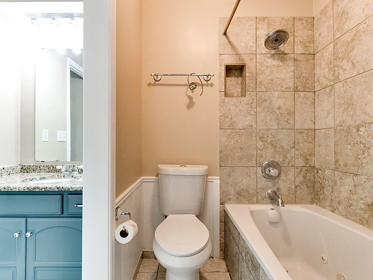 8704 NW 86th Pl — Photo 33