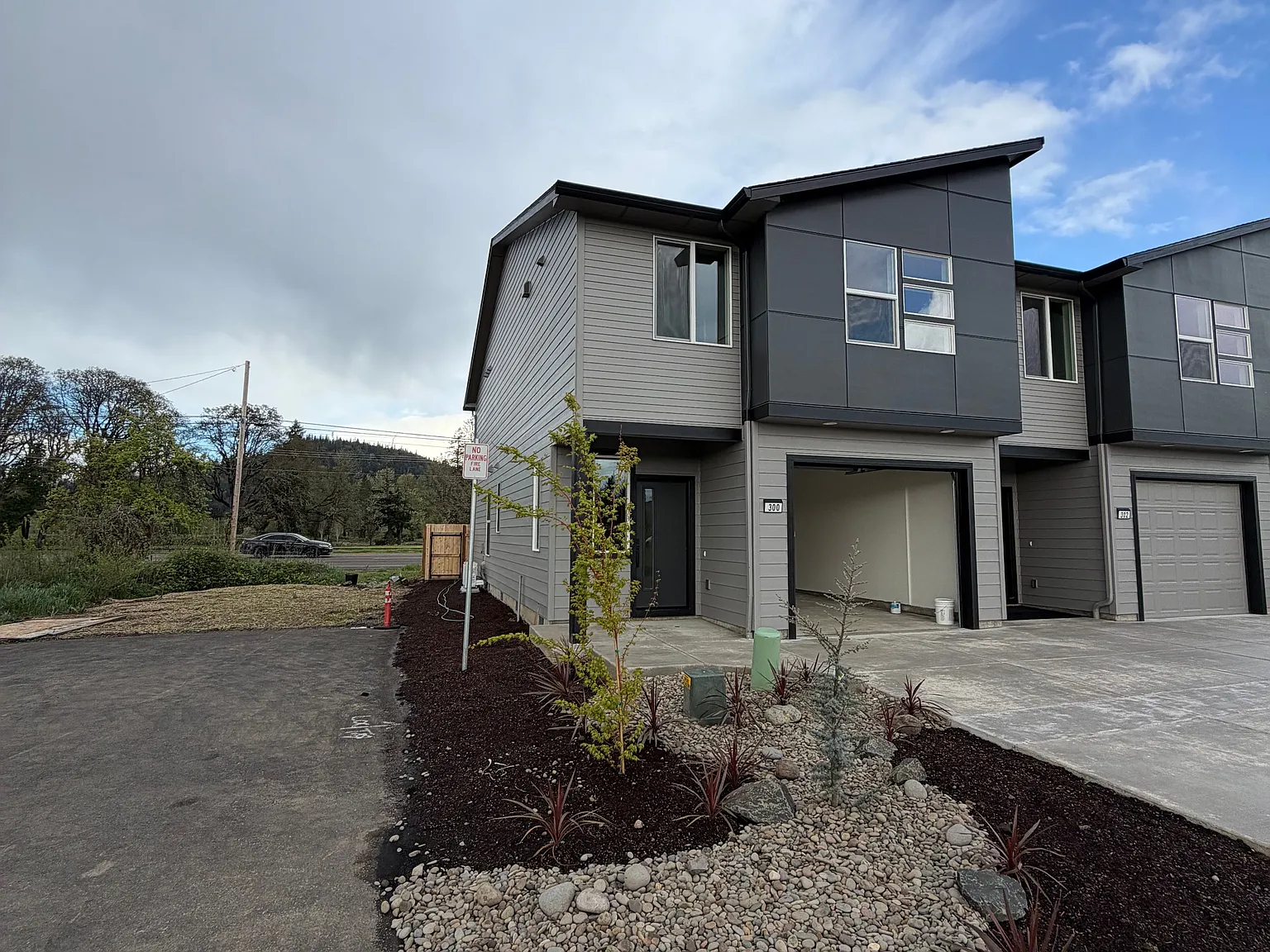 3 bed, 2.5 bath, 1838 sqft, $2,550 — Photo 3