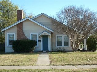 238 SW 4th St, Grand Prairie, TX 75051