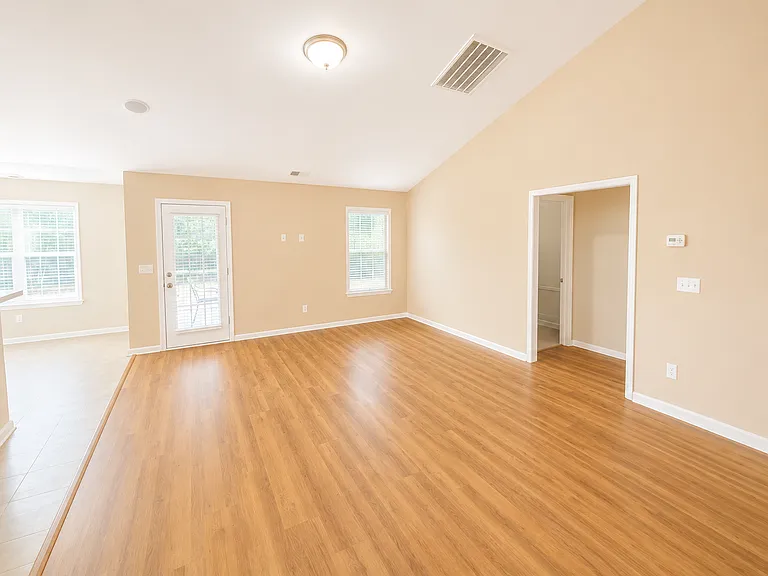 233 Glossy Green Ln — Photo 5