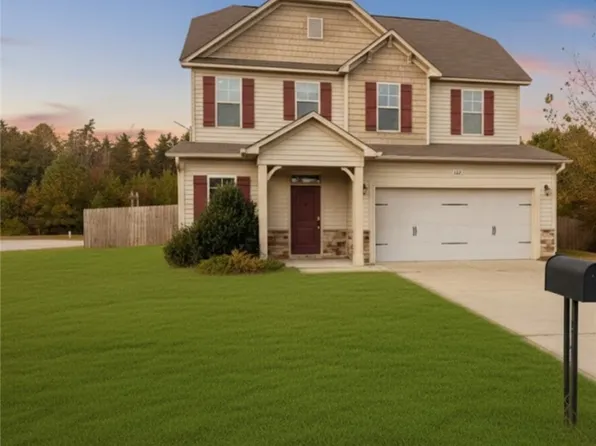 1416 Snowy Egret Dr, Fayetteville, NC 28306