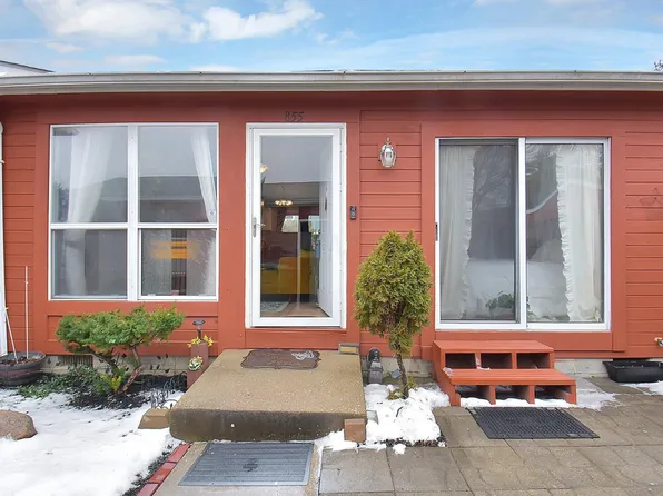 855 Pine Way Dr, Columbus, OH 43085