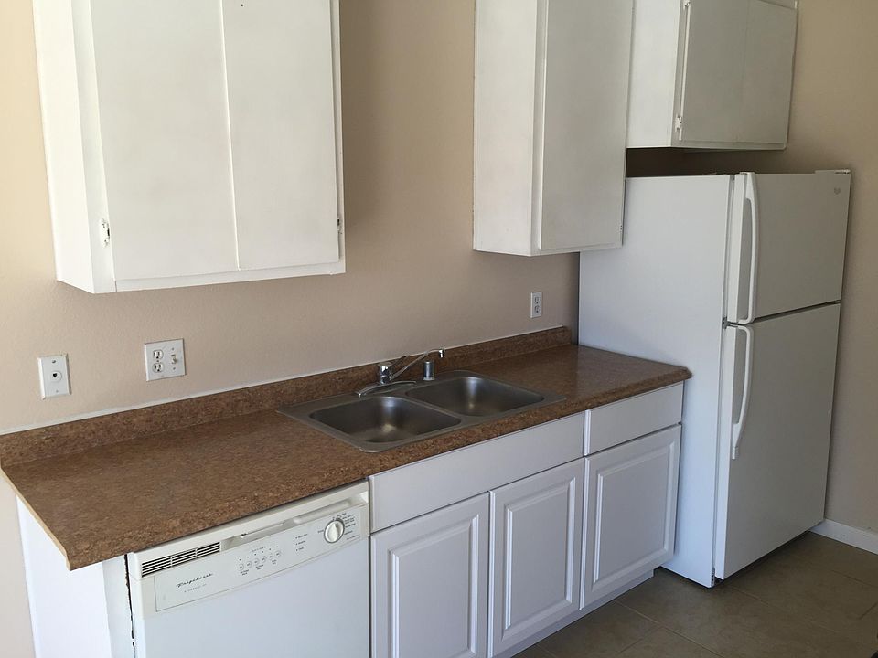 2nd image of 5839 Bagley Ave APT C