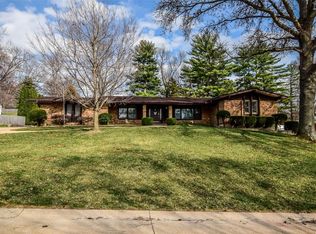 14167 Parliament Dr, Chesterfield, MO