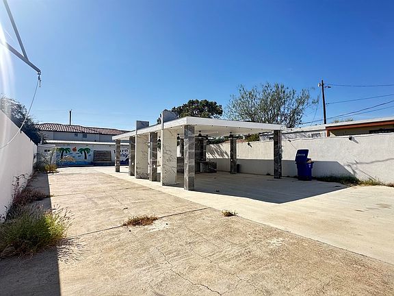 2nd image of 3403 Guadalupe St