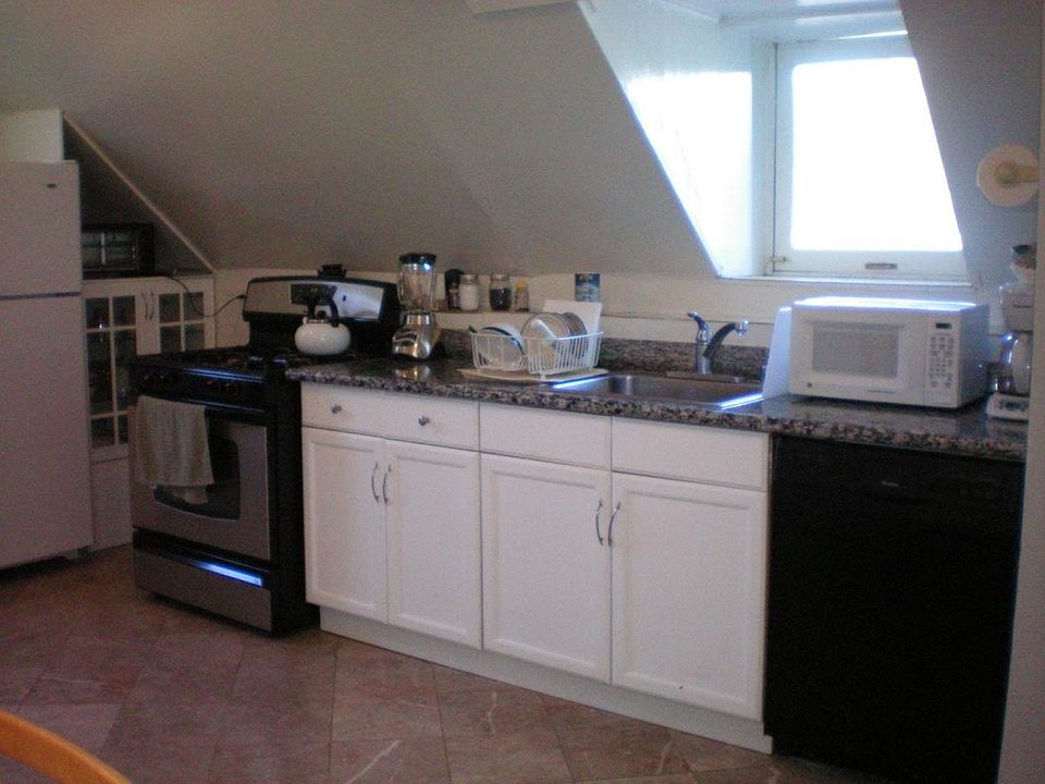 1st image of 545 Forest Ave APT 2