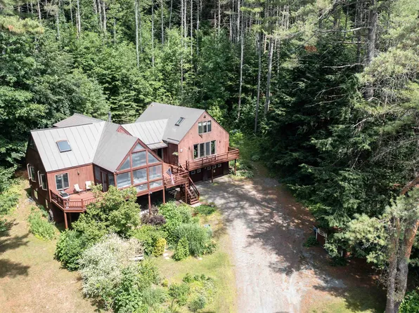 406 Tichenor Road, Hartford, VT 05059