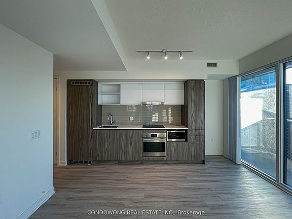 3rd image of 55 Cooper St #2105