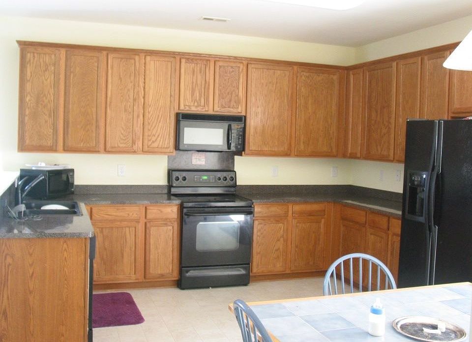 2nd image of 1041 Garrison Rd