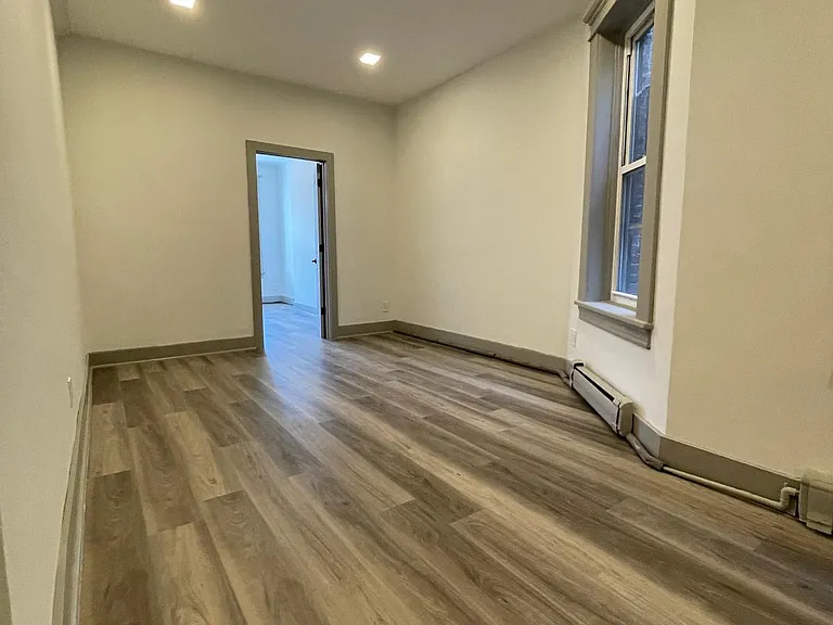 83 Bostwick Ave #3 — Photo 4