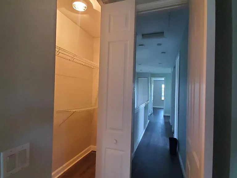 115 Akron St — Photo 17