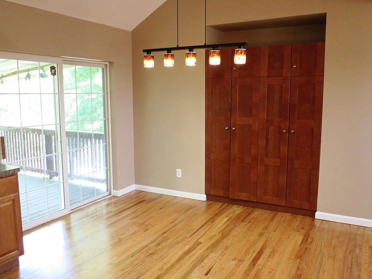Super-Star Hi Ranch For Rent — Photo 3