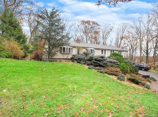 34 Stemway Rd, Trumbull, CT 06611