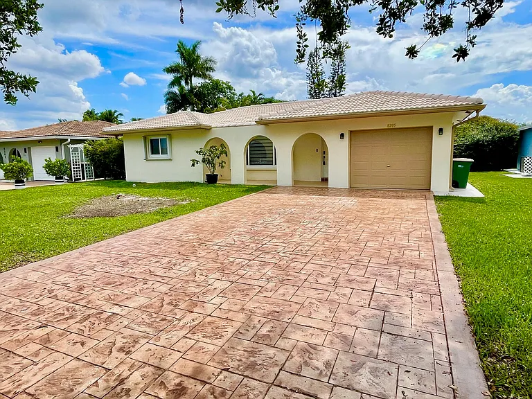8205 NW 106th Ave — Photo 21