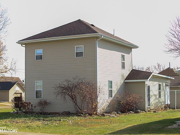 3rd image of 301 S Illinois St