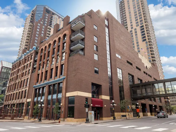 198 6th St E Unit 704, Saint Paul, MN 55101