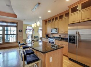 1951 Oak St, Mendota Heights, MN 55118