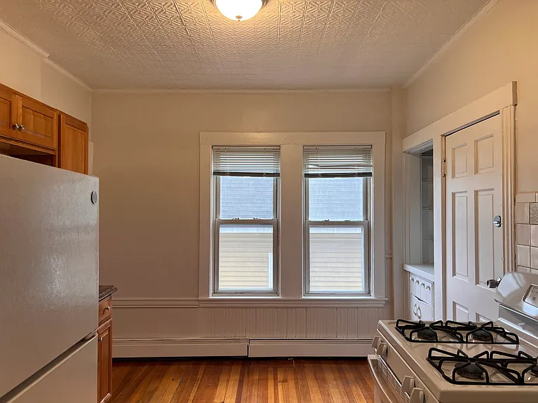 765 Broadway #7 — Photo 8