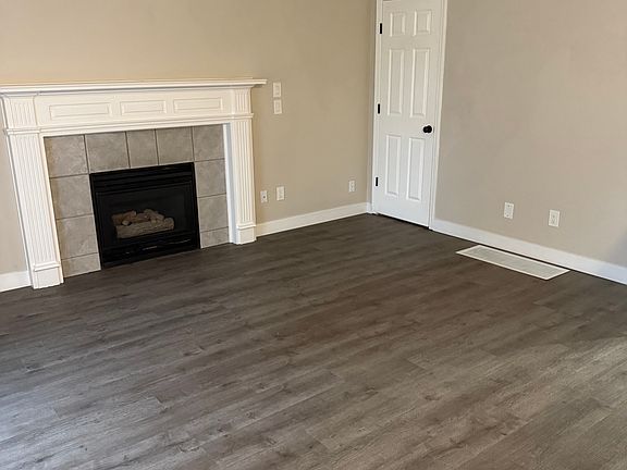 4th image of 2750 SE 49th Ave