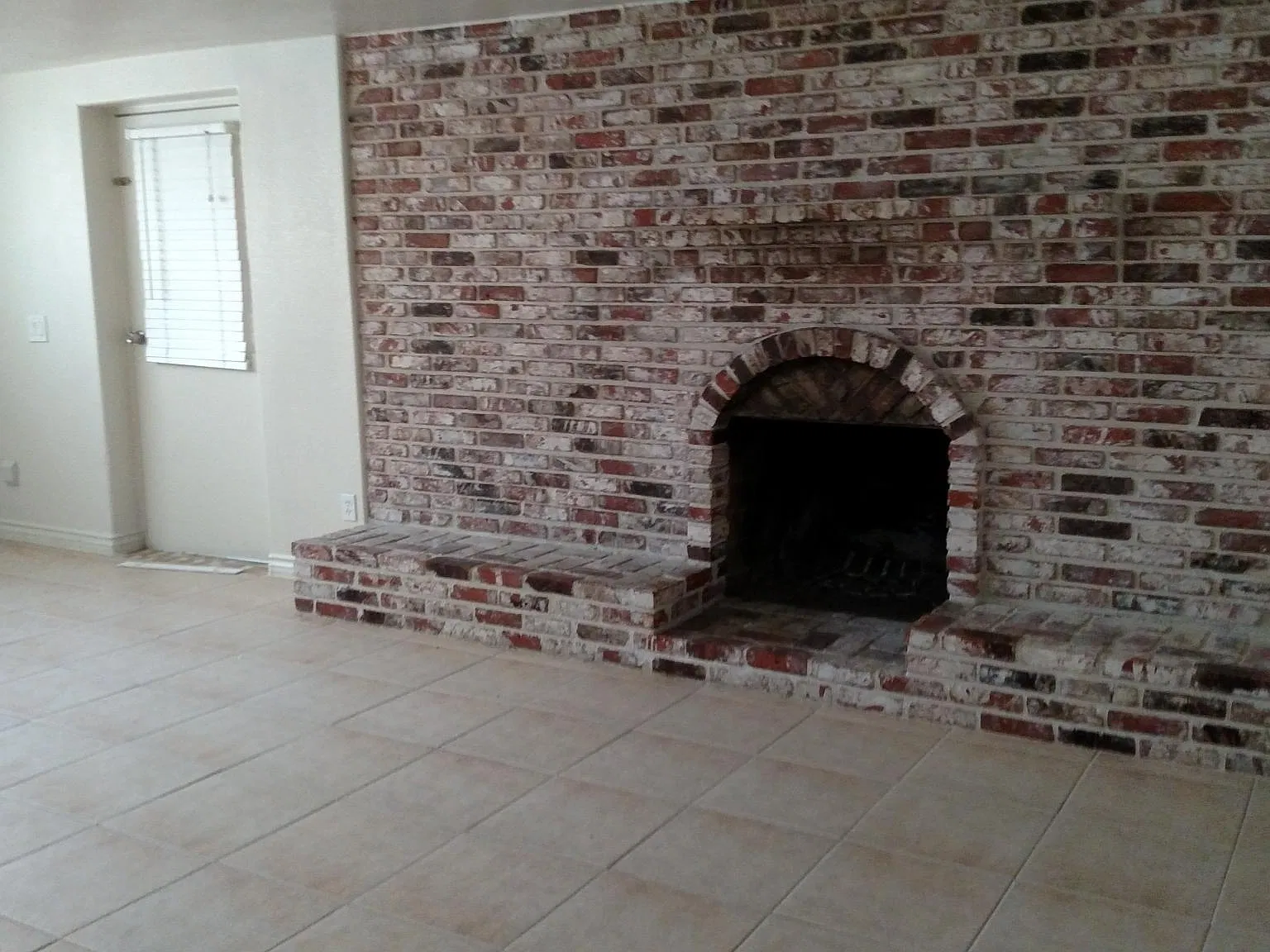 6095 Serene Dr — Photo 3