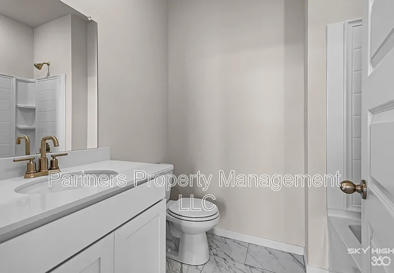 289 S Neon Ave — Photo 16
