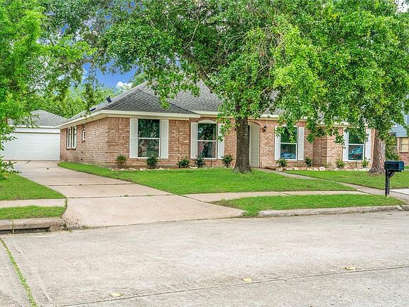 3rd image of 15430 Willow River Dr