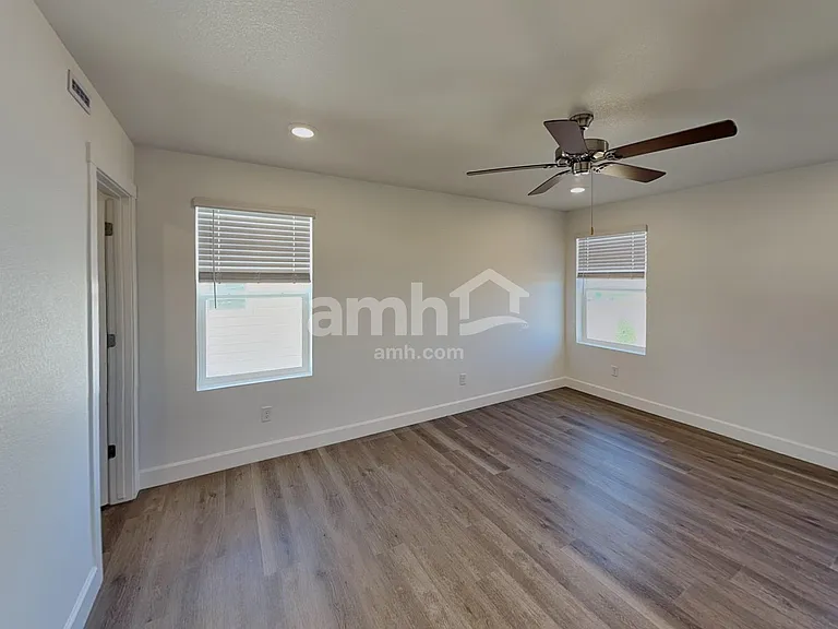 10072 Potomac St — Photo 9