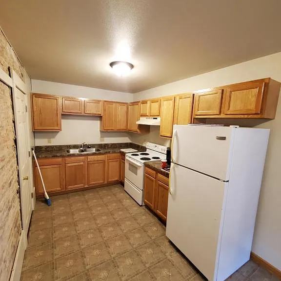 104 W Main St #3 — Photo 3