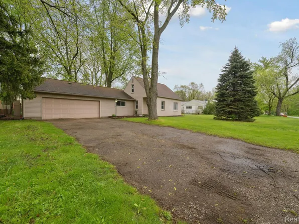 19360 Angling St, Livonia, MI 48152