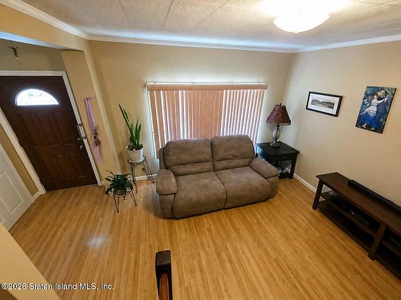 5th image of 35 Shelley Ave