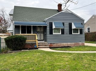 17401 Holly Hill Dr, Cleveland, OH