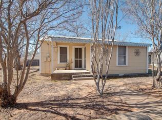 1006 W Hill St, Fredericksburg, TX 78624