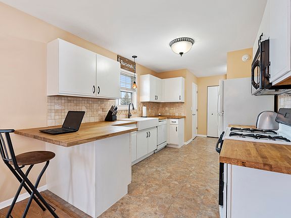 2nd image of 5757 Lake Pointe Dr