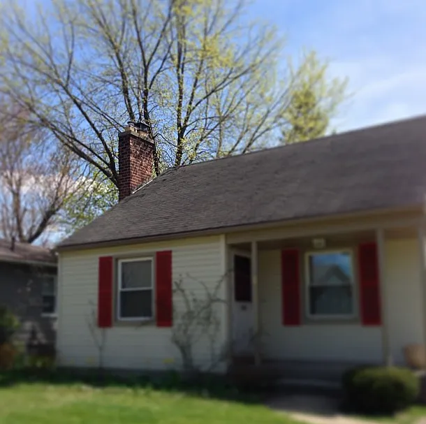 915 W Marshall St photo 1