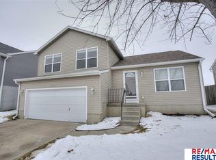 19402 V St, Omaha, NE 68135